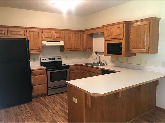 3rd image of 3028 N Quartz Dr