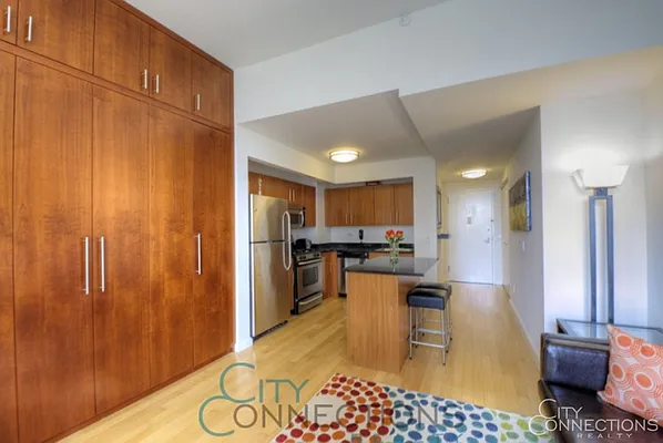 Rented by City Connections Realty | media 10