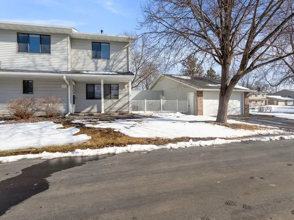 9353 Ranchview Ln N, Maple Grove, MN 55369