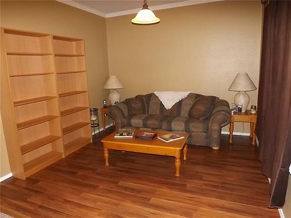 3rd image of 5813 Touchstone Dr