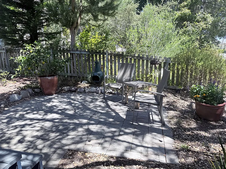610 Larkin St — Photo 12