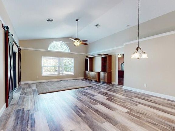 4th image of 2040 Worchester Way