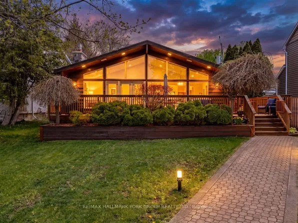 229 Lake Dr N, Georgina, ON L4P 3C8