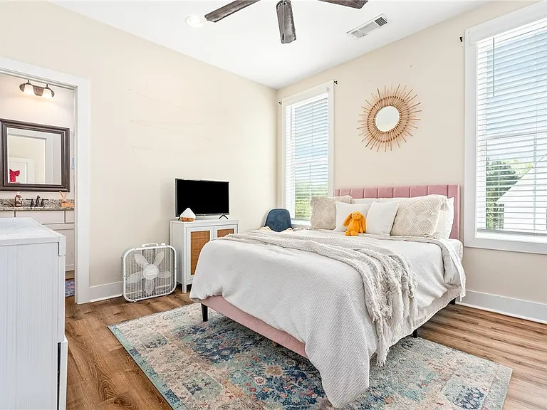 868 Twin Forks Ave #5 — Photo 15