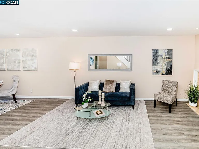 503 Pimlico Ct — Photo 2