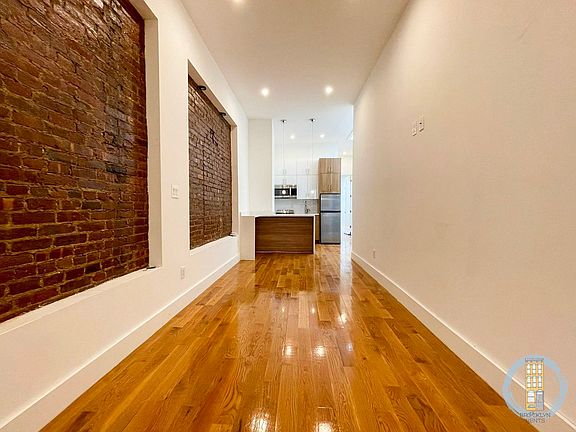 4th image of 210 Wyckoff Ave #L3