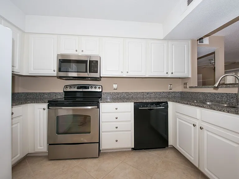 1061 Wirewood Dr #203 — Photo 7