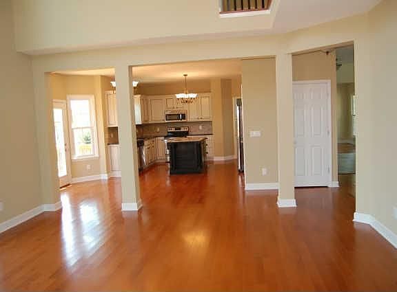 Home for Sale in Hendersonville, Tennessee $349,000