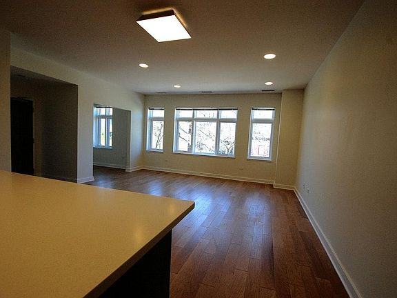 5th image of 1227 W Albion Ave APT 3F