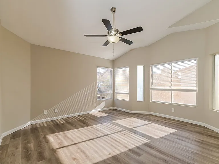 271 Bluefield Ln — Photo 10