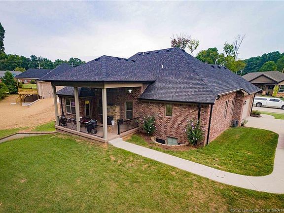 4th image of 2970 Crescent Hill Dr NE