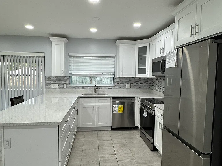 2086 Duncan Dr — Photo 2