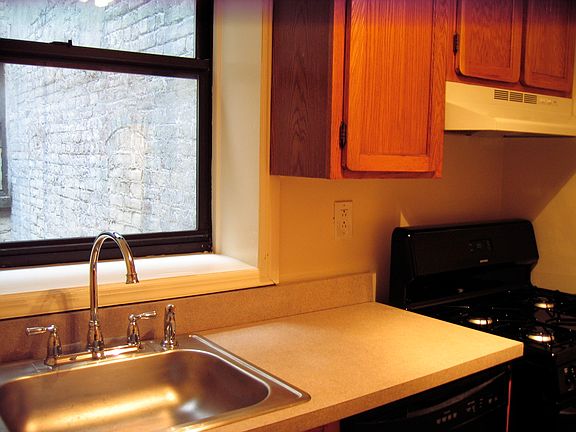 2nd image of 1729 2nd Ave APT 5C