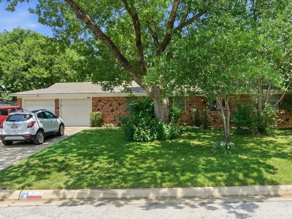 7017 Oakland Ln, North Richland Hills, TX 76180