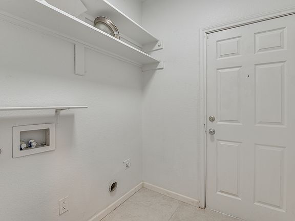 5th image of 606 Babbling Brook Dr