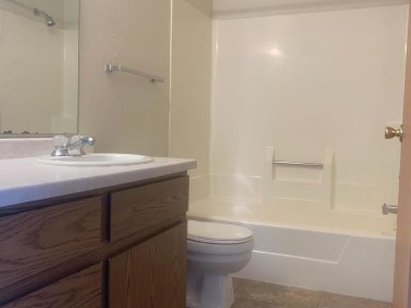 4th image of 1103 Anderson Dr