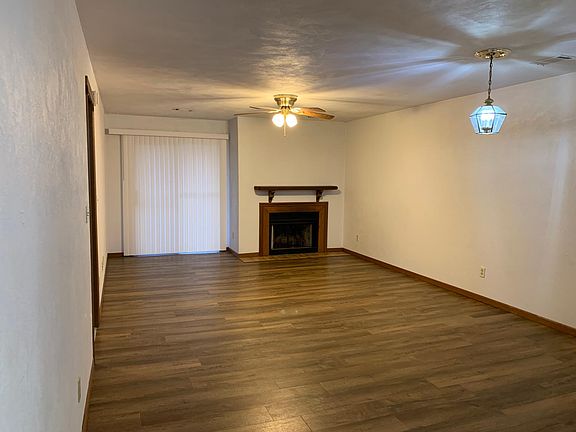 2nd image of 214 Shoreline Dr #5