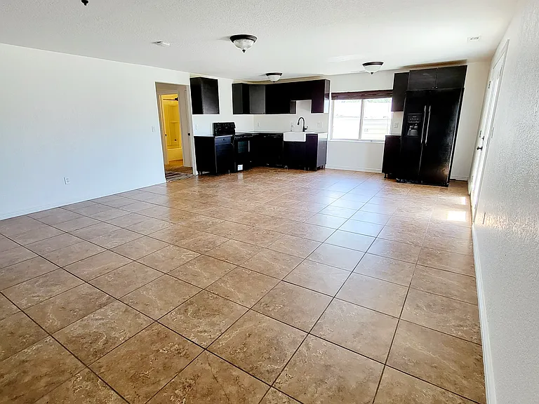 12974 S Kollman Ct — Photo 2