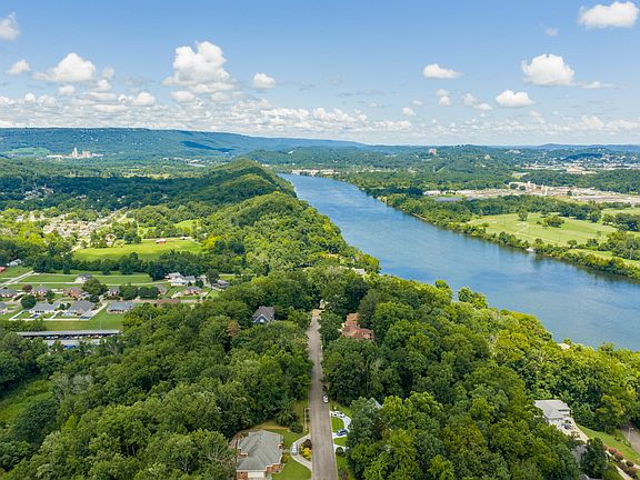 8th image of 3018 Waterfront Ct