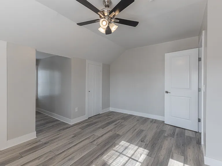 2547 SW 23rd St #UPPER — Photo 41