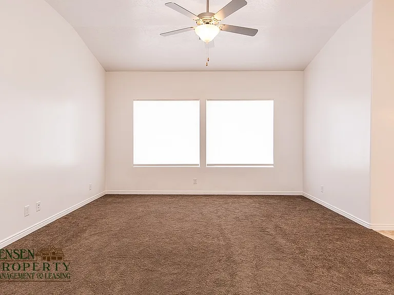 593 N Sage Crest Dr — Photo 12