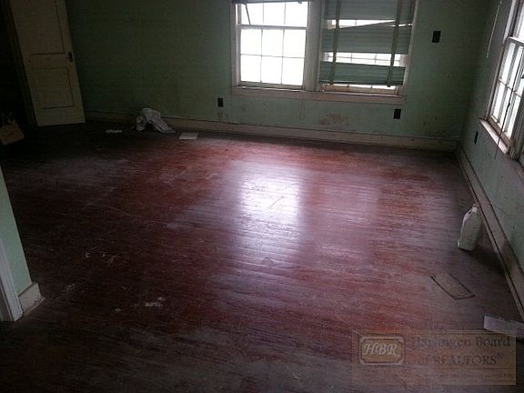 2nd image of 201 E Magnolia Ave
