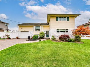 6 Oneida Street, Deer Park, NY 11729