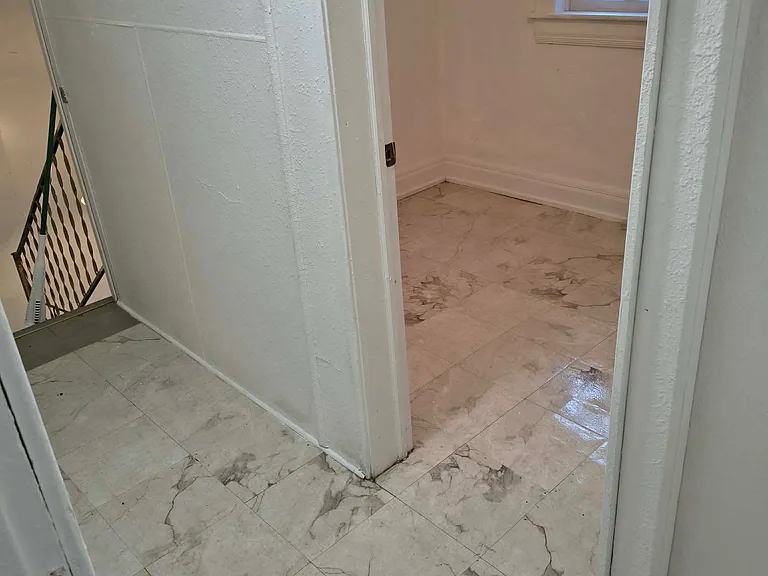 511 N Meridian St #B — Photo 6