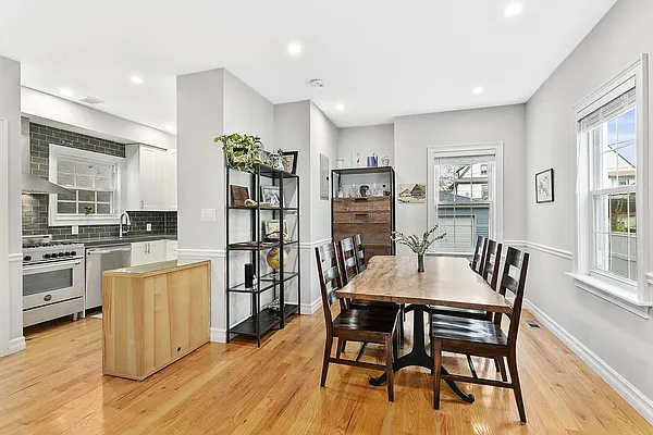 Sold by Compass | media 20