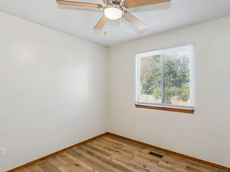 221 N Osage Rd — Photo 6