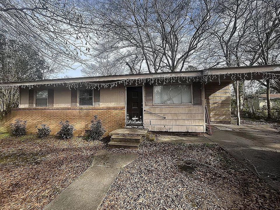 1st image of 711 Crawford St
