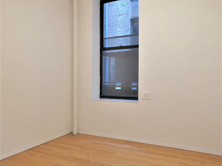 28 Leroy St #1 — Photo 8