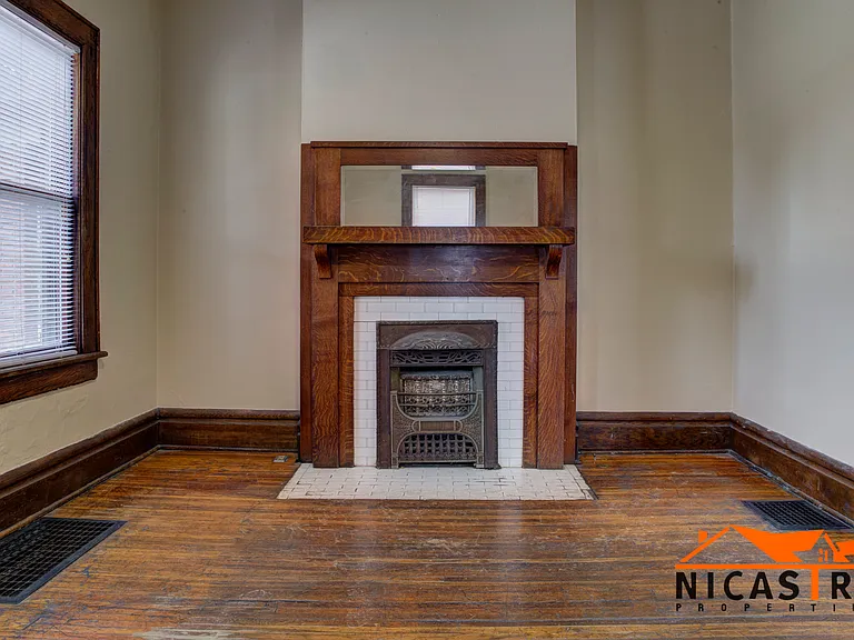 1638 Indianola Ave — Photo 16