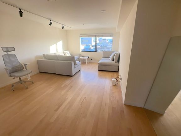 3rd image of 2409 Park Blvd #C204