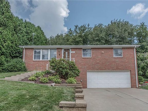 2nd image of 124 Sunny Ln