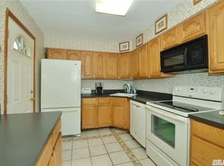 572 Bernard St, East Meadow, NY 11554