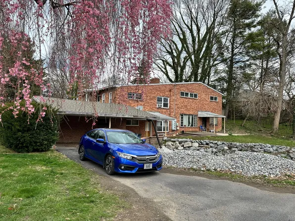 2939 Yale Ave APT 4, Camp Hill, PA 17011