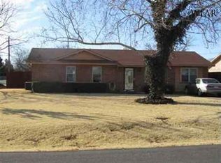 712 S Park Ave, Iowa Park, TX 76367