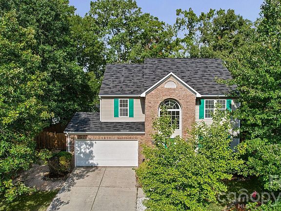 2nd image of 1617 Winthrop Ln #101