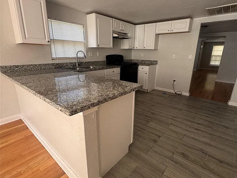 512 Rice St — Photo 6