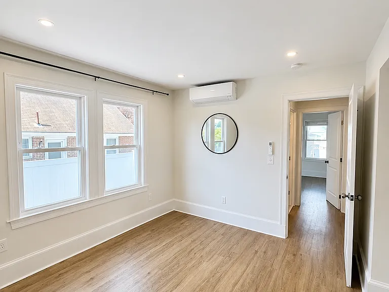 8 Mayall Rd — Photo 10