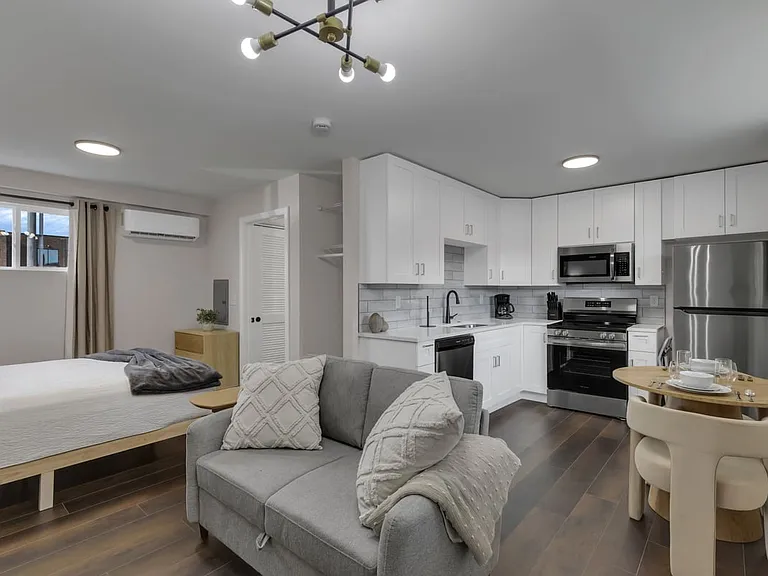 35 Parsons Ave #F — Photo 4
