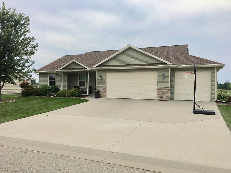 1st image of N8965 Blackoak St