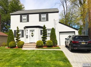 105 Blauvelt St, Teaneck, NJ 07666