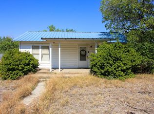 602 Avenue I, Ozona, TX 76943