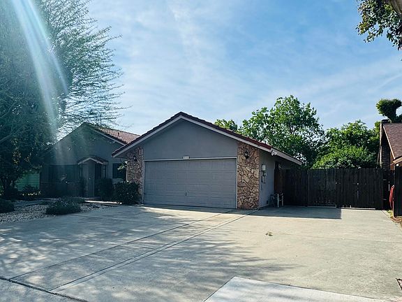3rd image of 816 W Willow Street