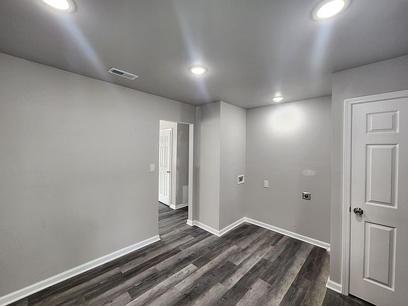 4th image of 3904 N Grand Ave APT 2
