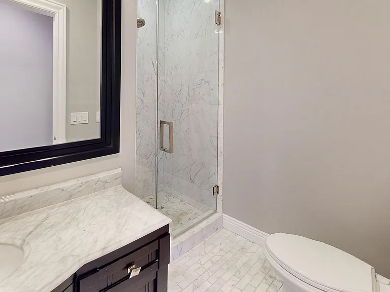 2nd Upstairs Bathroom