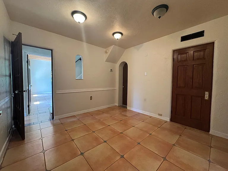 2616 SW 4th Pl — Photo 16