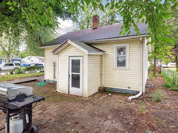 3rd image of 310 Ballard Ave